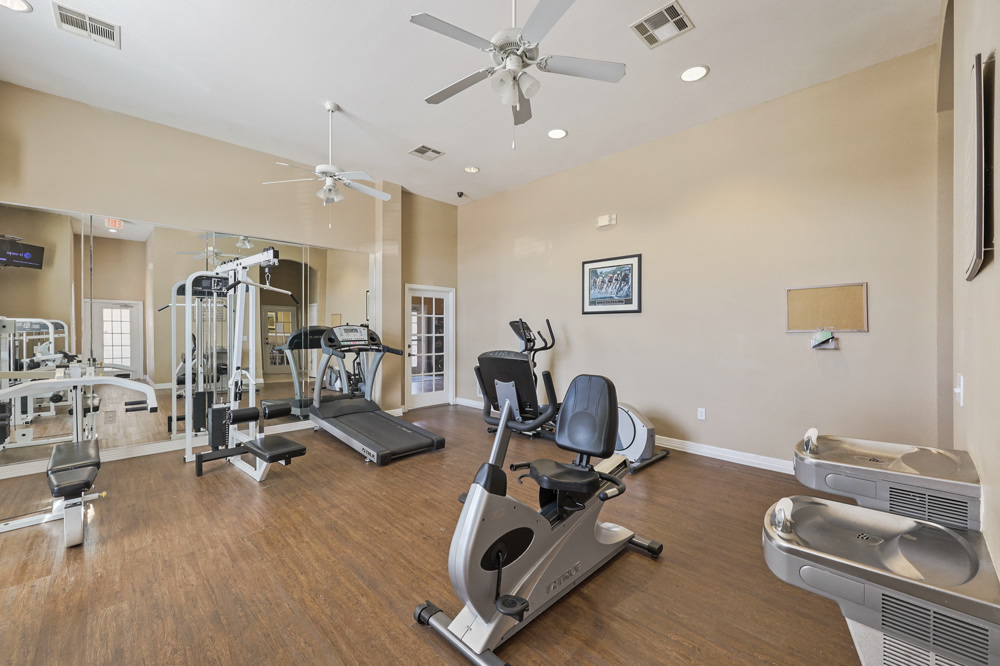 Worthington Point Crowley, TX (817) 2970952